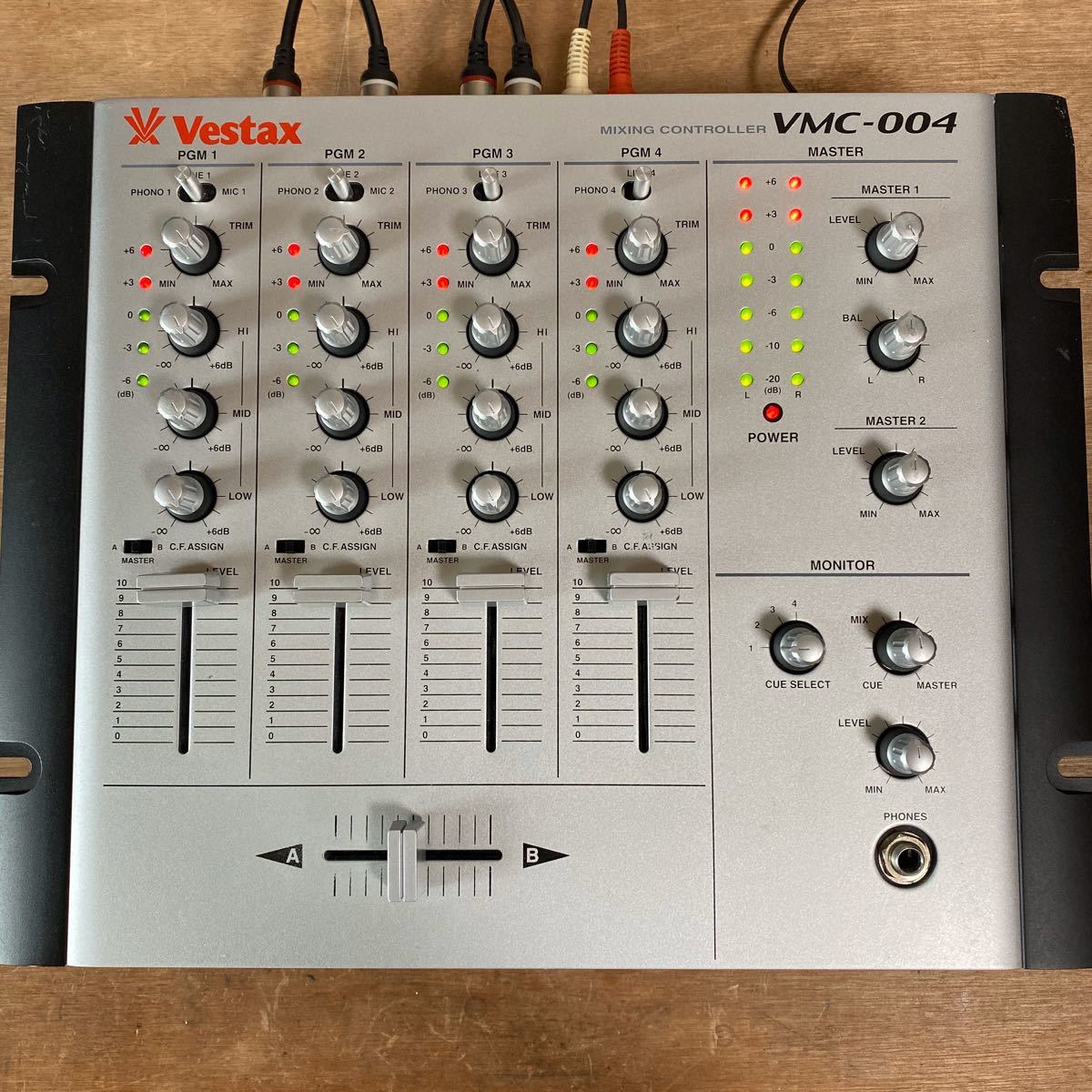 Vestax DJミキサー VMC-004 - 器材