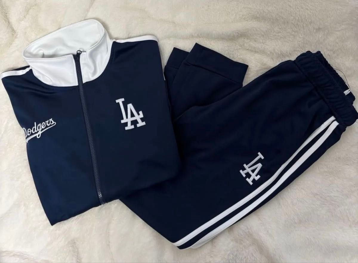 新品】MLB 刺繍ロゴ ドジャース セットアップ LL サイズ 新品】MLB 刺繍ロゴ ドジャース セットアップ LL サイズ