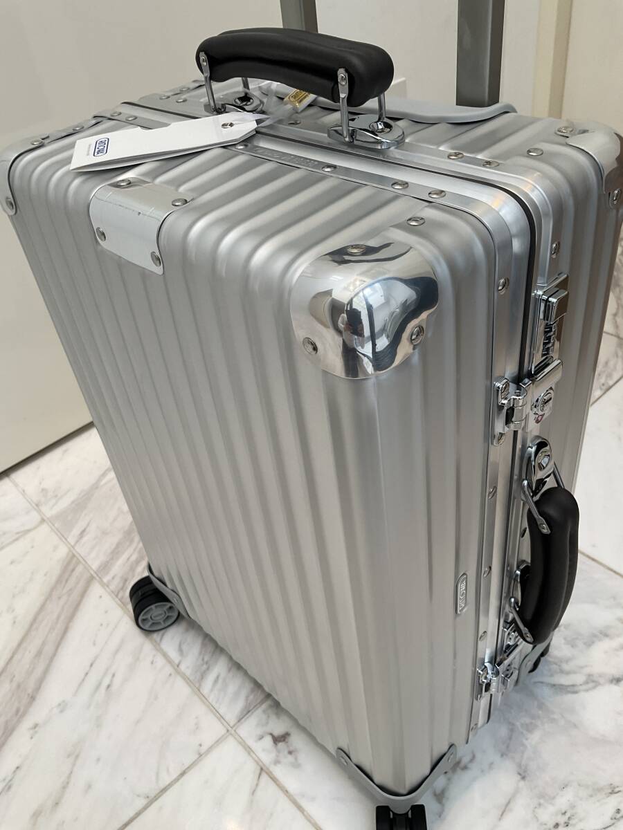 希少未使用(新品同)リモワ 4輪 RIMOWA CLASSIC FLIGHT CABIN 希少未使用(新品同)リモワ 4輪 RIMOWA CLASSIC FLIGHT CABIN