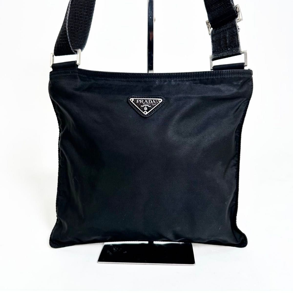 PRADA プラダショルダーバッグ肩掛け 斜め掛け クロスボディ三角 PRADA プラダショルダーバッグ肩掛け 斜め掛け クロスボディ三角