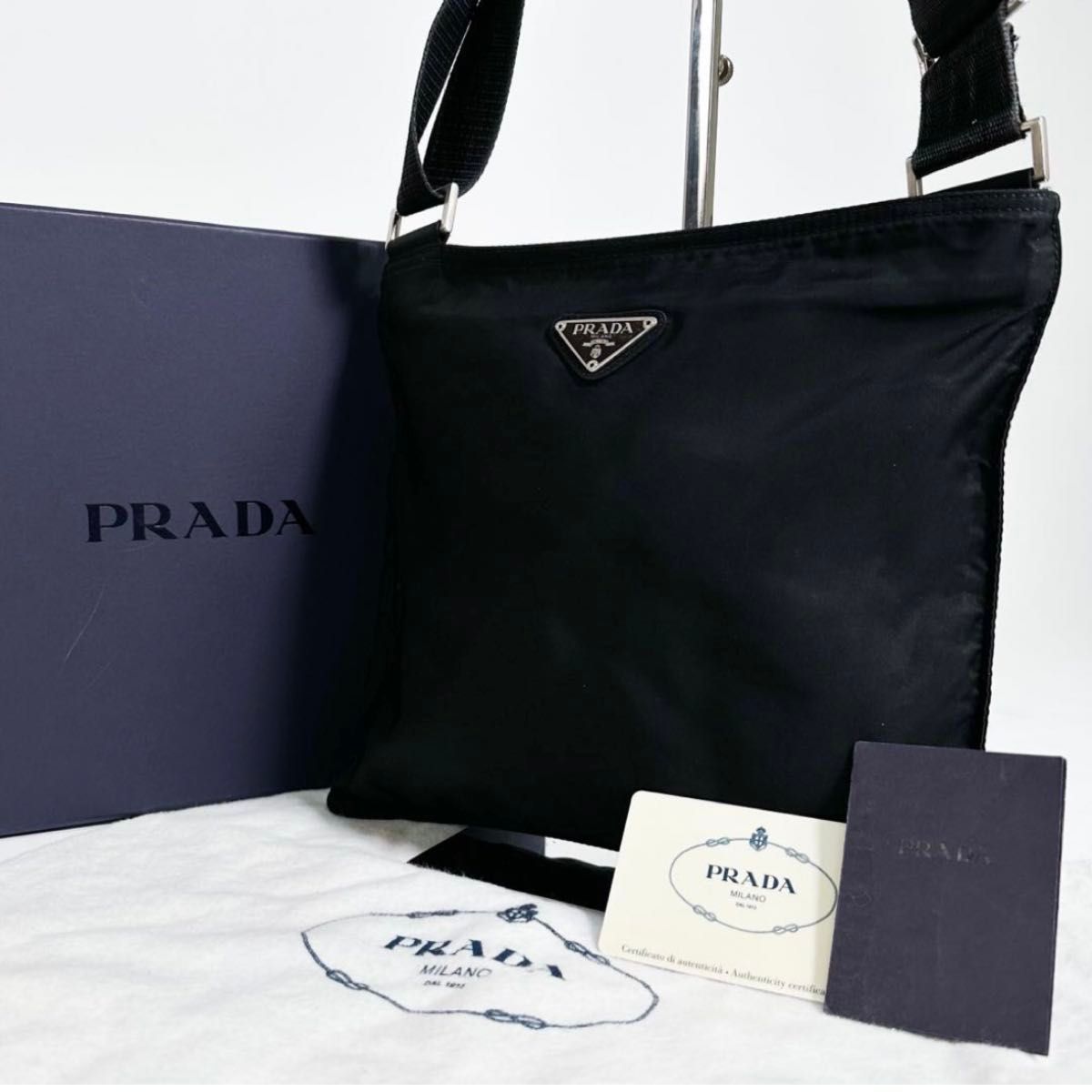 PRADA プラダショルダーバッグ肩掛け 斜め掛け クロスボディ三角 PRADA プラダショルダーバッグ肩掛け 斜め掛け クロスボディ三角