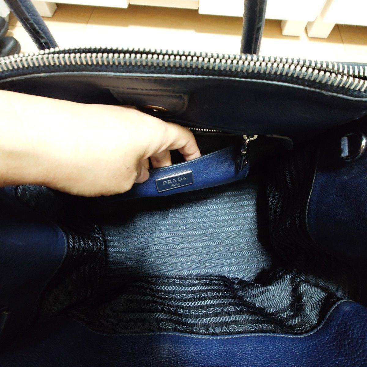 PRADA プラダ BN2169 ロゴプレートハンドバッグ ネイビー|Yahoo PRADA プラダ BN2169 ロゴプレートハンドバッグ ネイビー|Yahoo