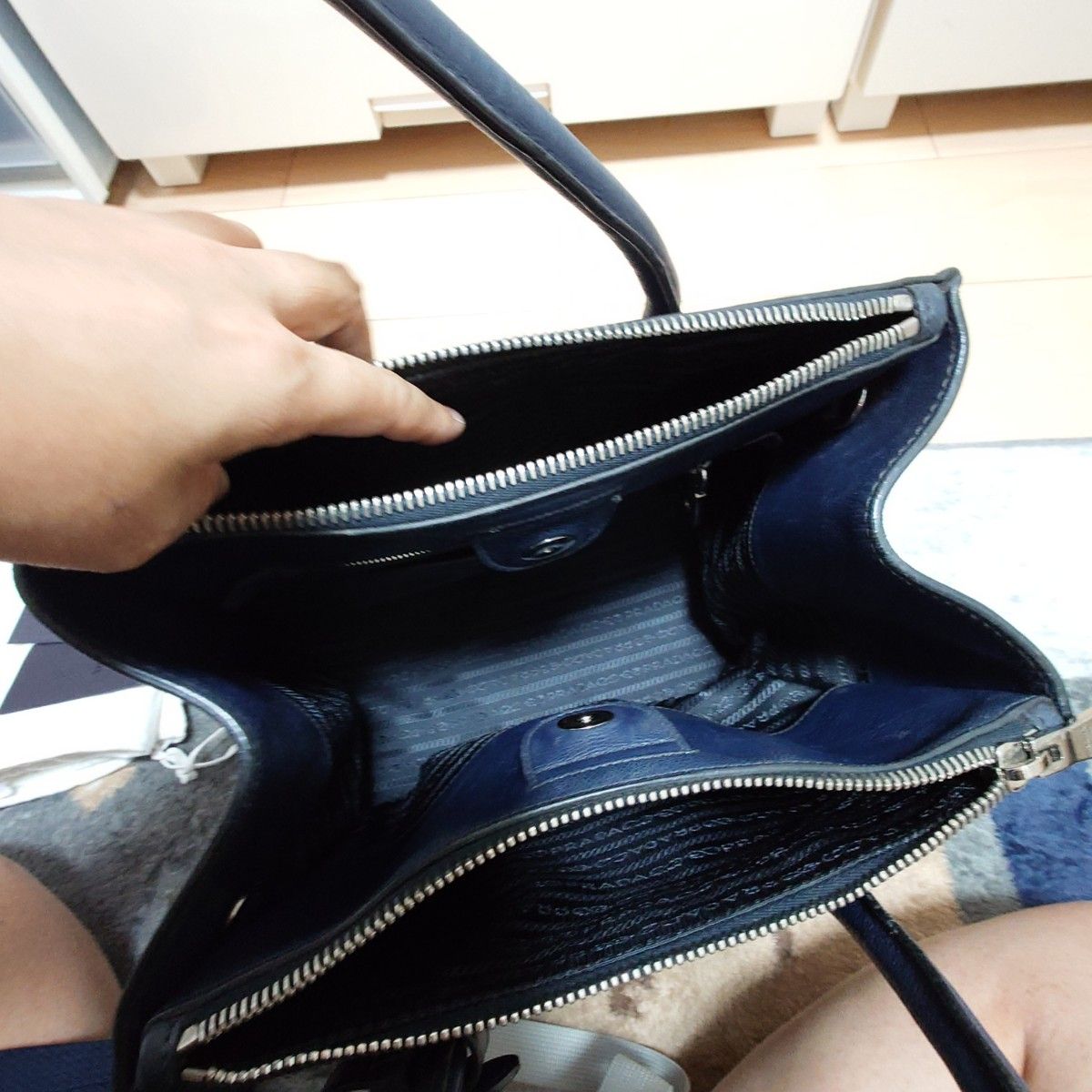 PRADA プラダ BN2169 ロゴプレートハンドバッグ ネイビー|Yahoo PRADA プラダ BN2169 ロゴプレートハンドバッグ ネイビー|Yahoo