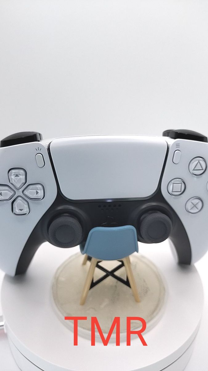 美品 PS5 DualSense TMR磁気センサー デュアルセンス 新品キャップ コントローラー