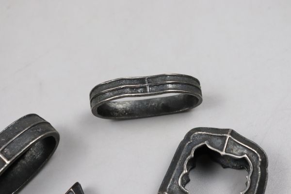 時代武具 刀装具 銀金具 赤銅魚々子地 鍍銀 太刀金具 縁頭 鐺 等 時代武具 刀装具 銀金具 赤銅魚々子地 鍍銀 太刀金具 縁頭 鐺 等