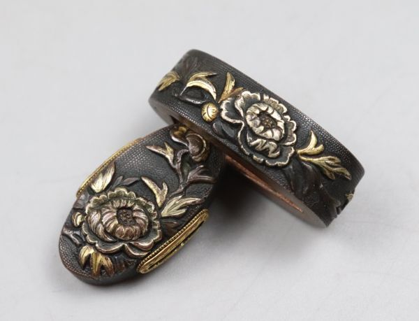 時代武具 刀装具 赤銅魚々子地 花図 縁頭 TK180(鍔、刀装具 時代武具 刀装具 赤銅魚々子地 花図 縁頭 TK180(鍔、刀装具