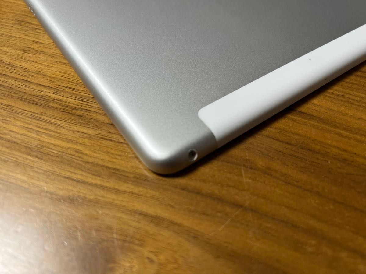 iPad 第8世代 2020 32GB Wi-Fi+セルラー 中古 バッテリー80 iPad 第8世代 2020 32GB Wi-Fi+セルラー 中古 バッテリー80
