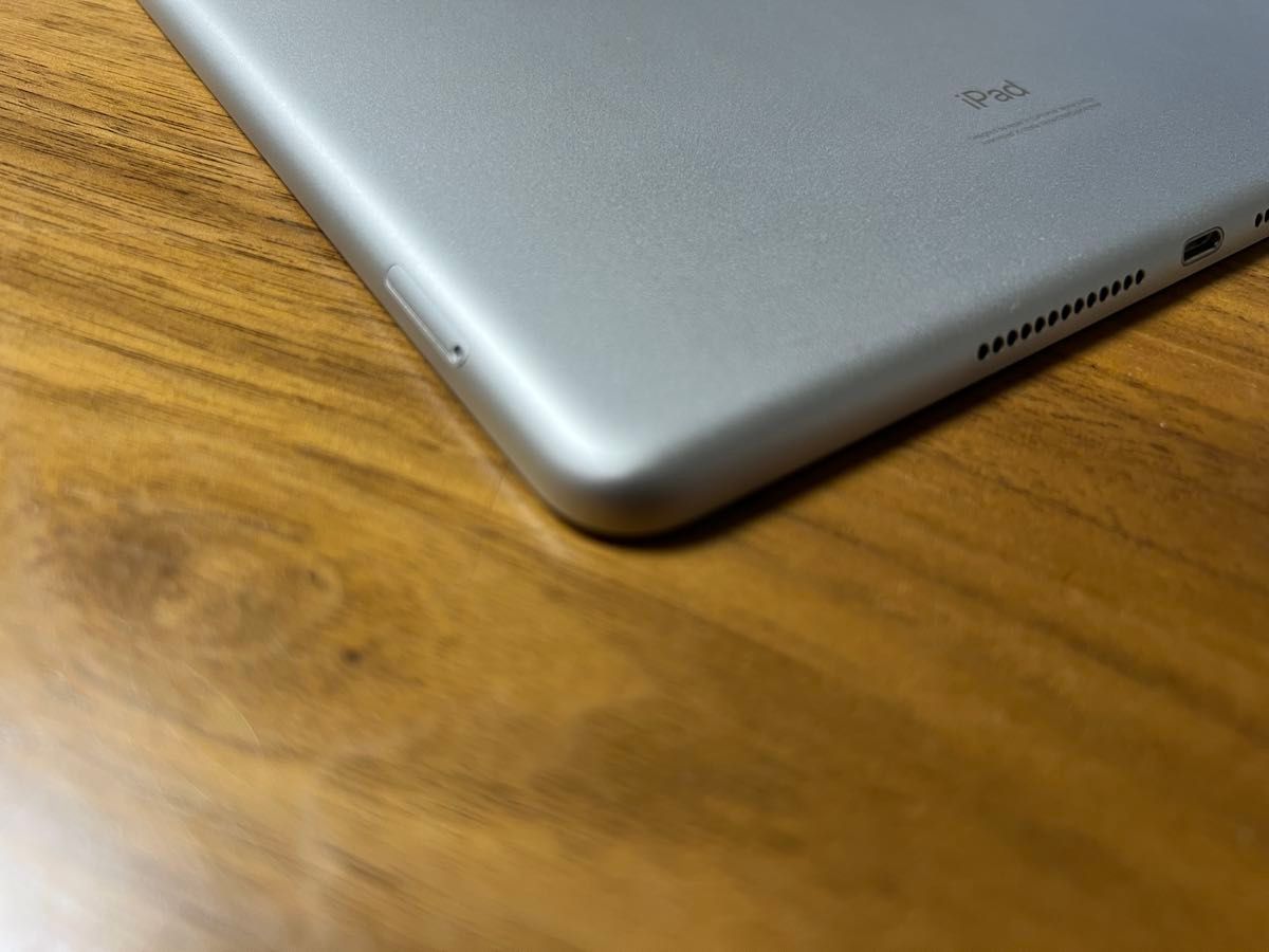 GW特価 iPad 第8世代 2020 32GB Wi-Fi+セルラー 中古 バッテリ80 GW特価 iPad 第8世代 2020 32GB Wi-Fi+セルラー 中古 バッテリ80