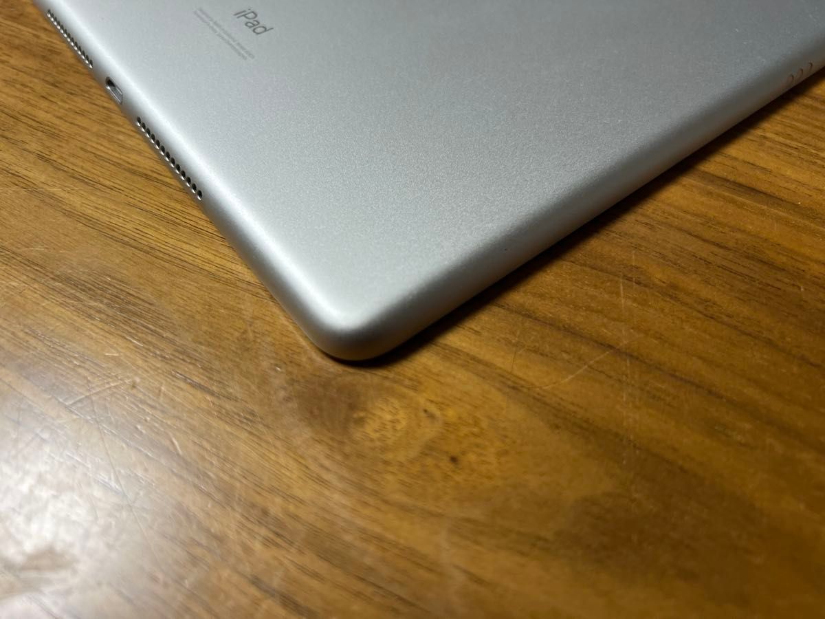 iPad 第8世代 2020 32GB Wi-Fi+セルラー 中古 バッテリー80 iPad 第8世代 2020 32GB Wi-Fi+セルラー 中古 バッテリー80