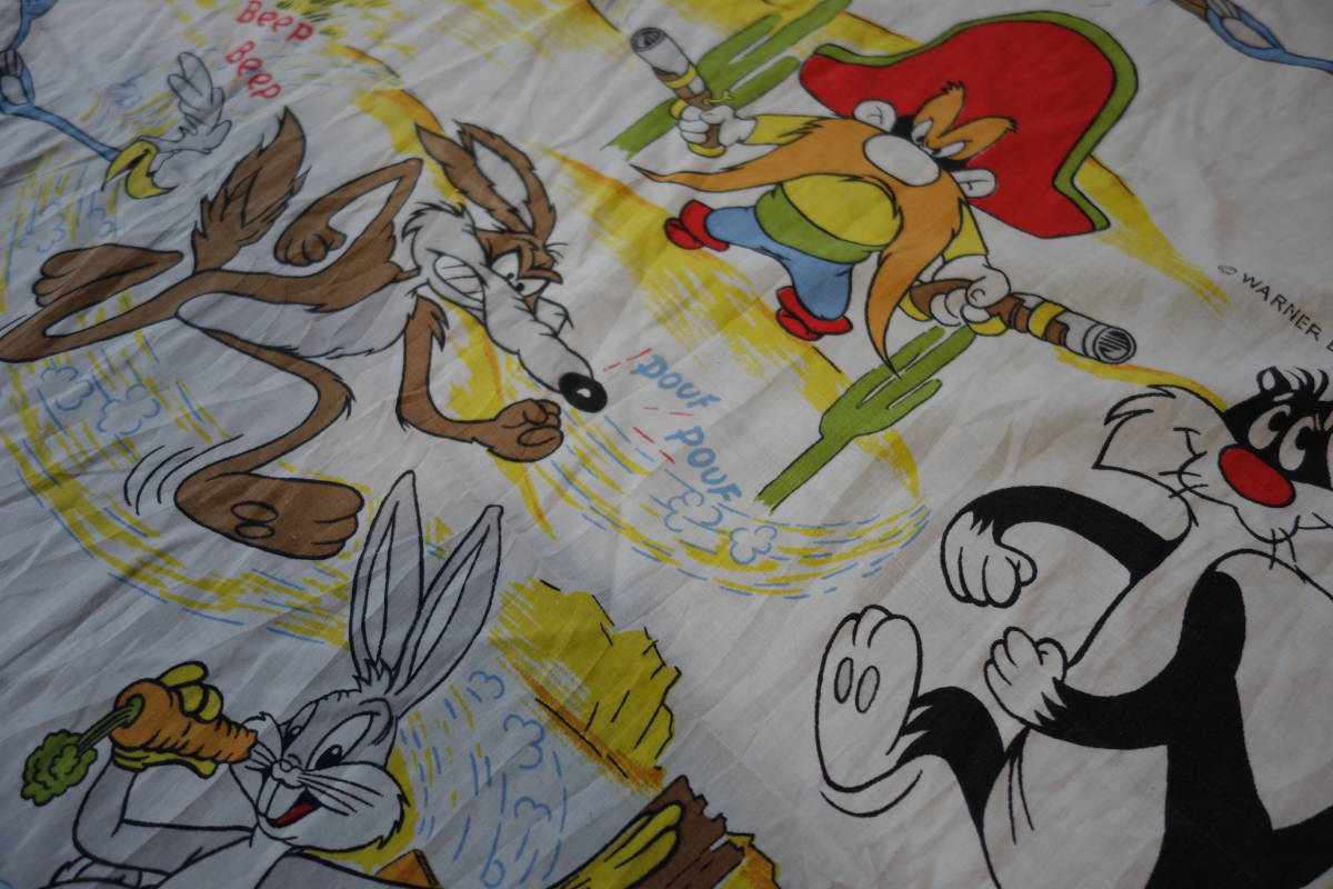 32S Vintage Looney Tunes character Flat sheet remake Canada made 