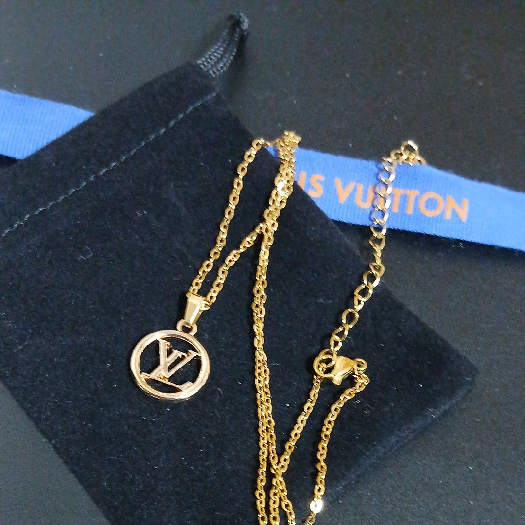 LOUIS VUITTON チャーム ゴールド&ネックレスチェーン付き LOUIS VUITTON チャーム ゴールド&ネックレスチェーン付き