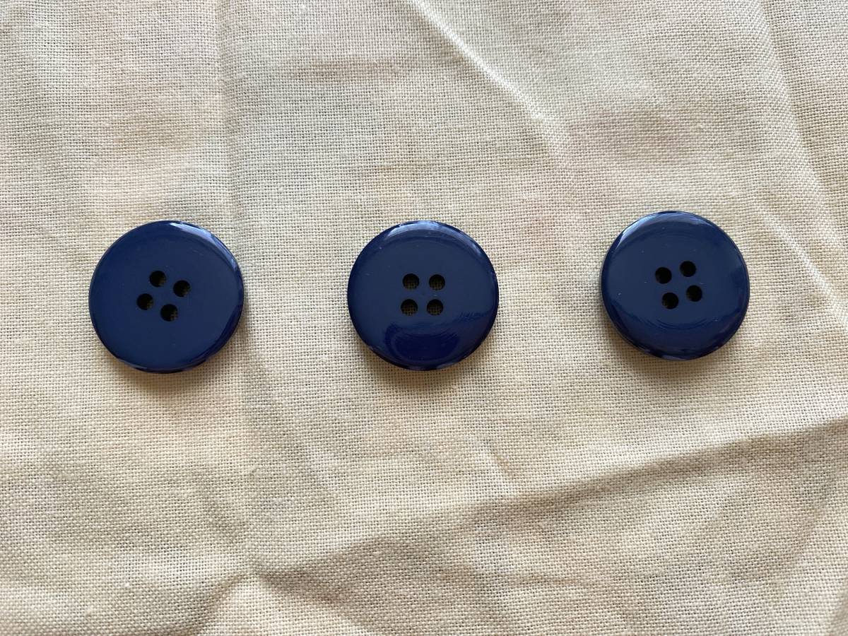 4つ穴ボタン(紺色・ネイビー)5個／未使用・新品_画像2