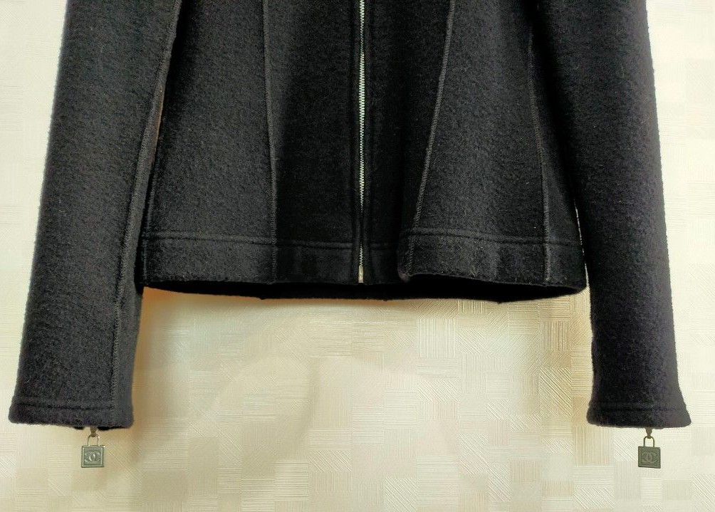CHANEL シャネル パーカー ジップアップ 長袖 黒 レディース CHANEL シャネル パーカー ジップアップ 長袖 黒 レディース