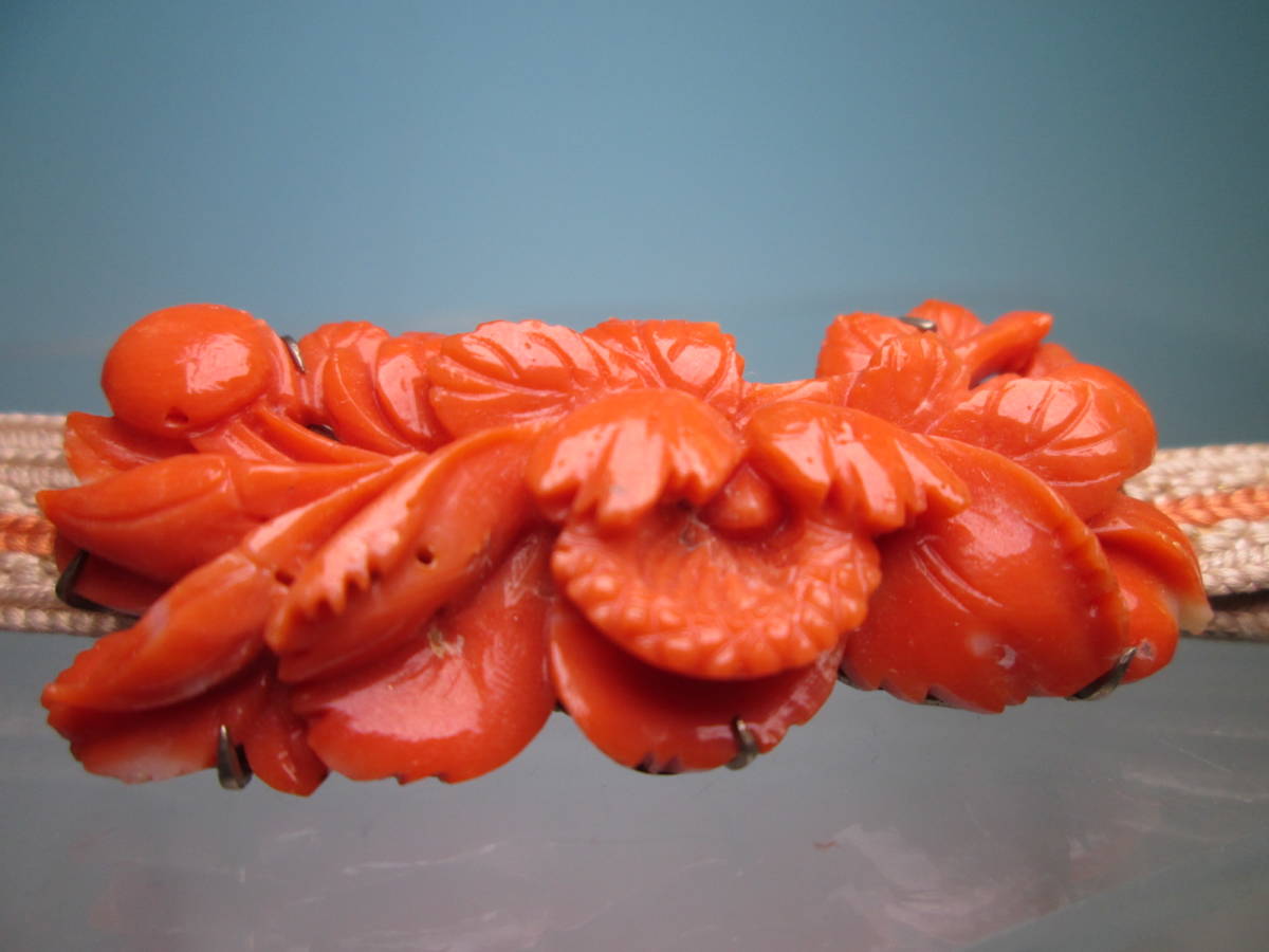 江月】アンティーク・本珊瑚 細密な牡丹彫刻の帯留め 12g | tools02