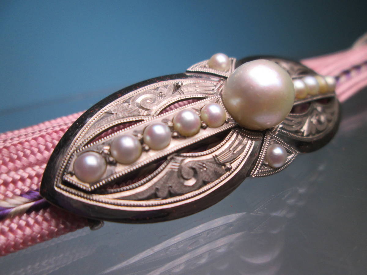 【江月】アンティーク・SPM 彫金細工真珠飾りの帯留め 共ケース付_画像4