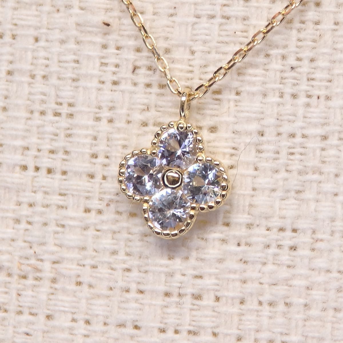 ファッション通販 安い ホワイトサファイア ネックレス 0 22ct Z5374 ゴールドK18 四葉 サファイア