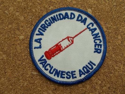 70s 注射器LA VIRGINIDAD DA CANCER VACUNESE AQUIビンテージ刺繍ワッペン/ラテン注射器スペイン語カスタム医療パッチ医者USAアメリカ病院C_画像1