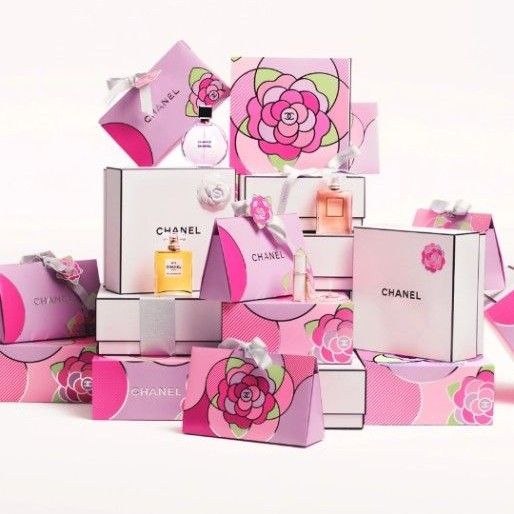 2025年母の日限定】CHANEL シャネル チャーム付きギフトボックス 2025年母の日限定】CHANEL シャネル チャーム付きギフトボックス