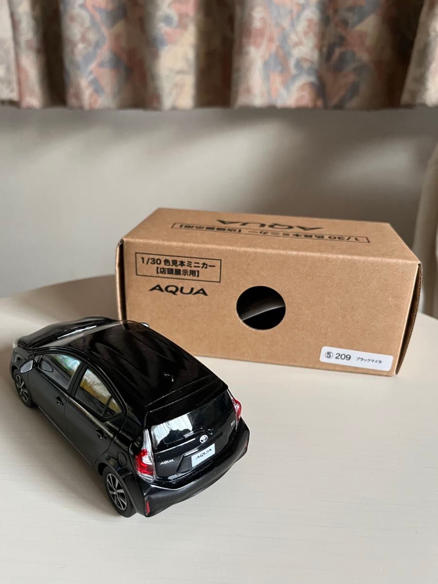 トヨタ AQUA 1/30 ミニカー アクア ブラックマイカ 209｜Yahoo