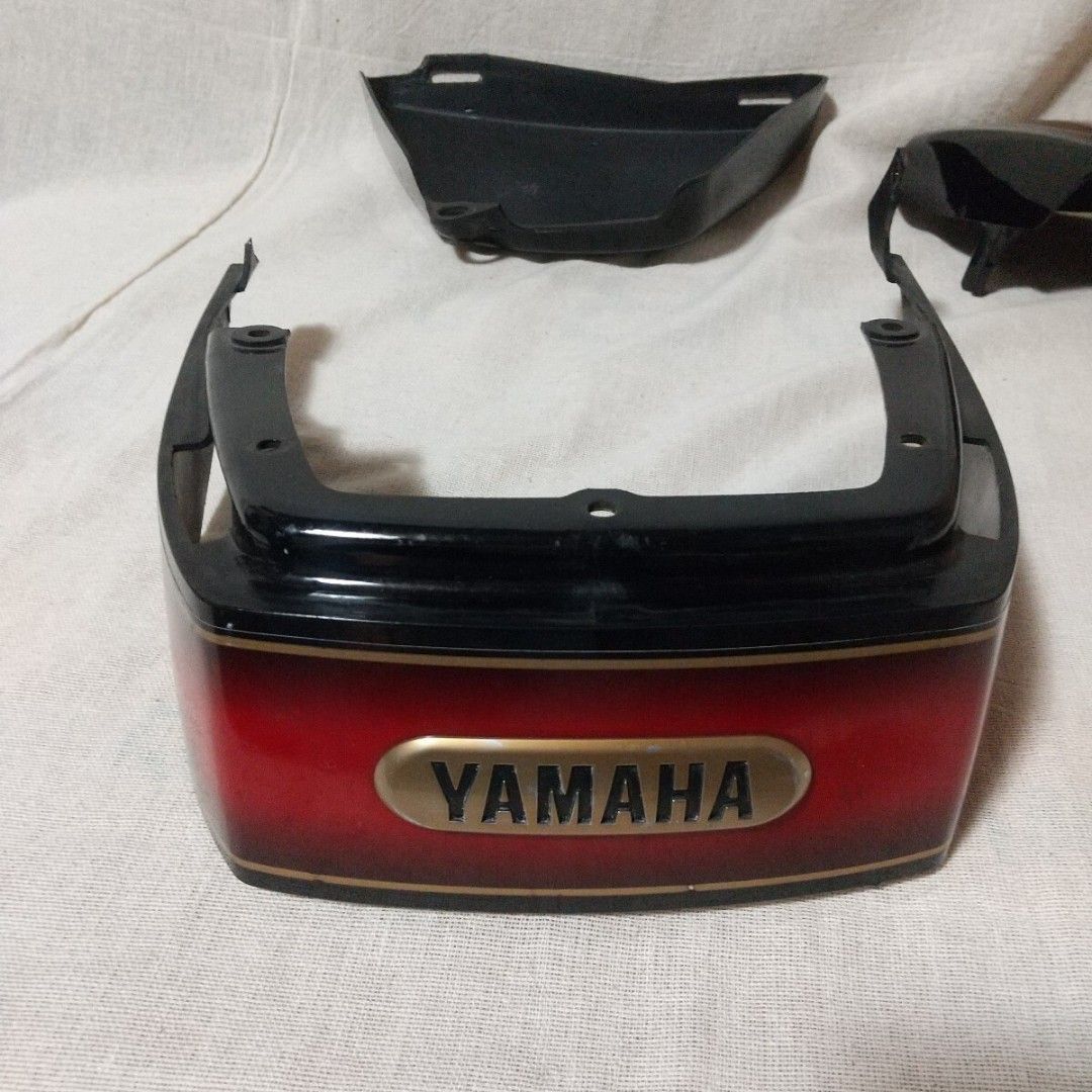 ヤマハ SR400 サンバースト 赤 外装セット ガソリン タンク ヤマハ SR400 サンバースト 赤 外装セット ガソリン タンク