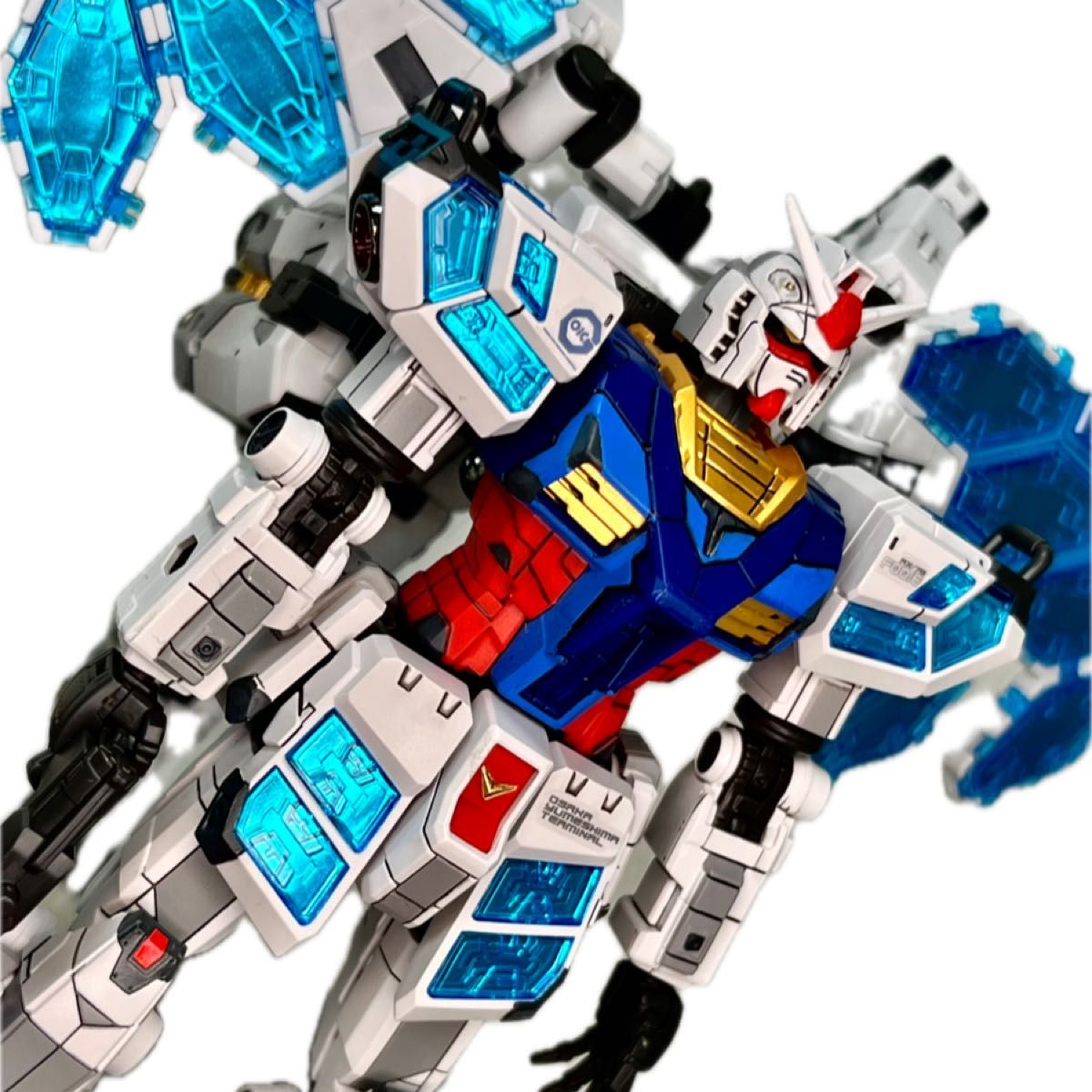 1/144 RX-78F00/E ガンダム グラスフェザー装備 塗装済み完成品 1/144 RX-78F00/E ガンダム グラスフェザー装備 塗装済み完成品
