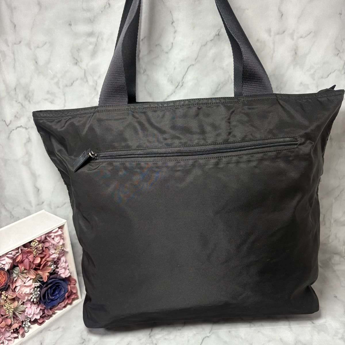 美品 プラダ トートバッグ ハンドバッグ ナイロン 黒 三角ロゴ 美品 プラダ トートバッグ ハンドバッグ ナイロン 黒 三角ロゴ
