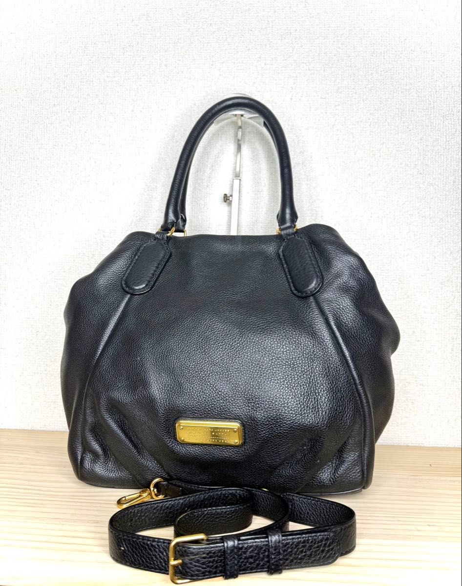美品 マークバイマークジェイコブス ショルダーバッグ 黒 美品 マークバイマークジェイコブス ショルダーバッグ 黒