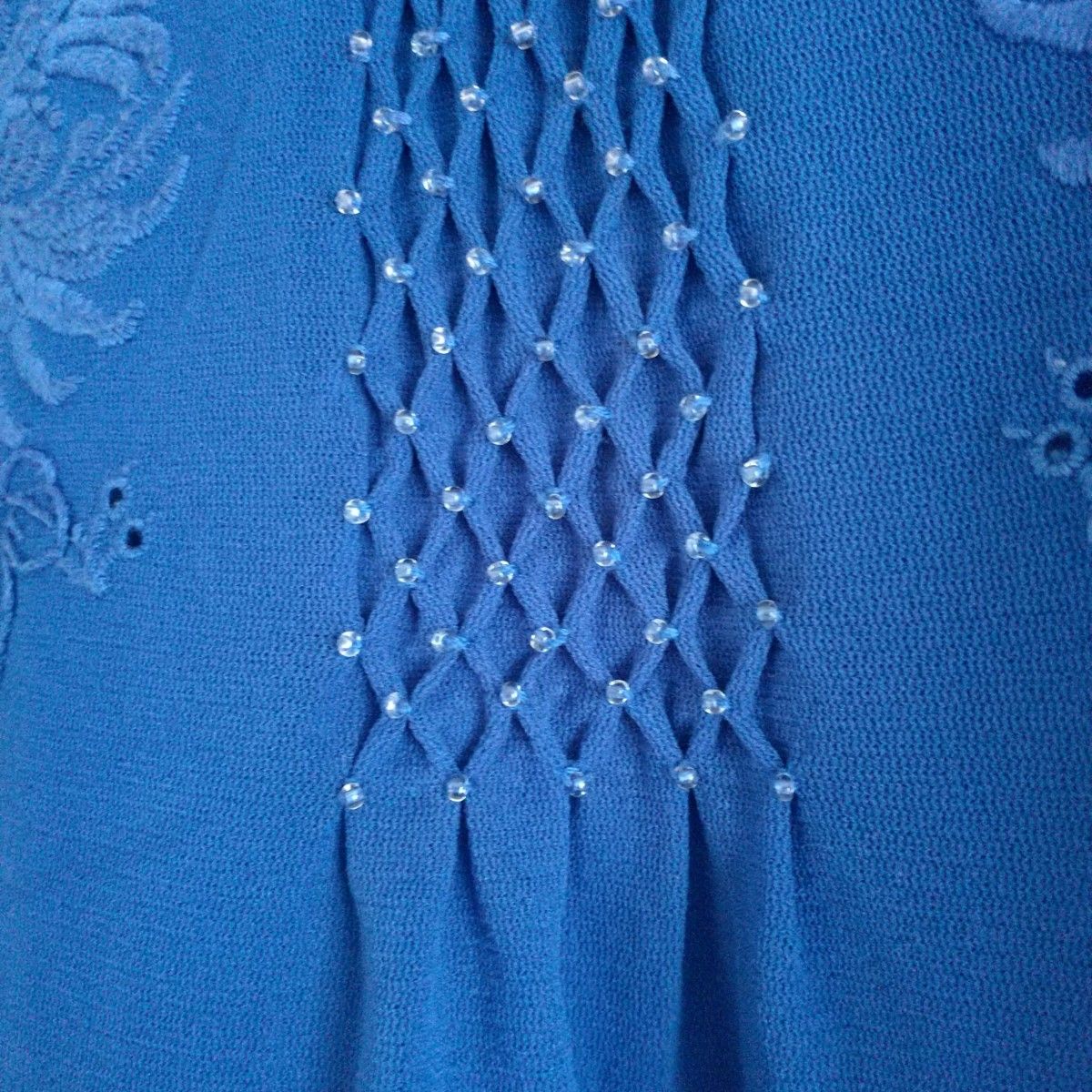 VIVIENNE TAM ノースリーブトップス 刺繍 ブルー|Yahoo!フリマ VIVIENNE TAM ノースリーブトップス 刺繍 ブルー|Yahoo!フリマ