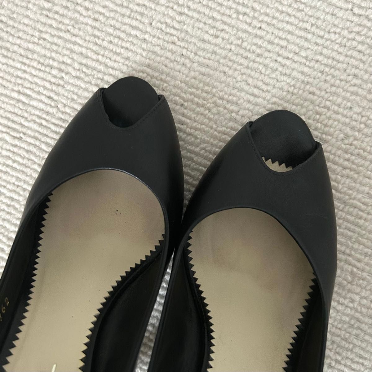 CHANEL シャネル パンプス オープントゥ ココマーク 黒 23 5cm CHANEL シャネル パンプス オープントゥ ココマーク 黒 23 5cm