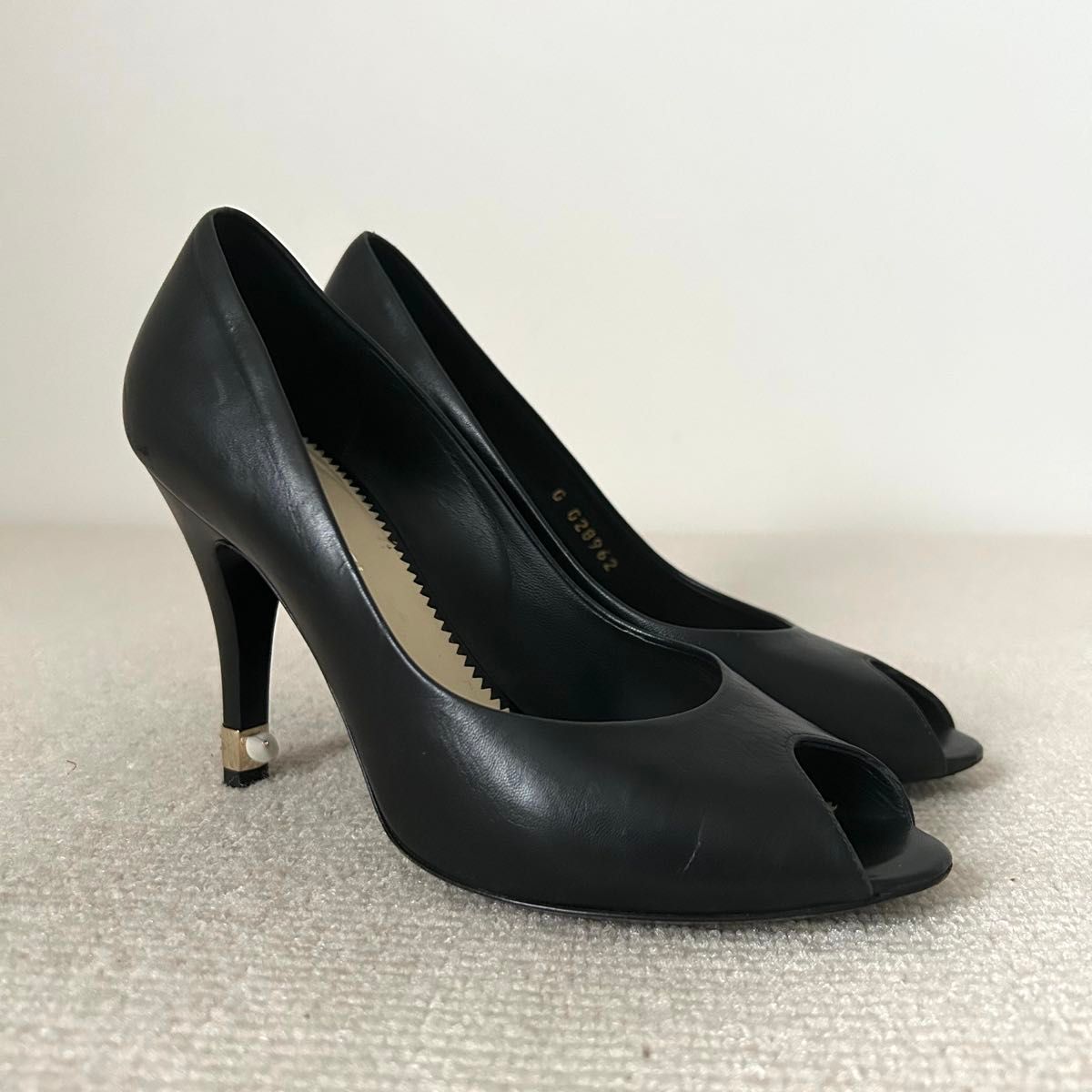 CHANEL シャネル パンプス オープントゥ ココマーク 黒 23 5cm CHANEL シャネル パンプス オープントゥ ココマーク 黒 23 5cm