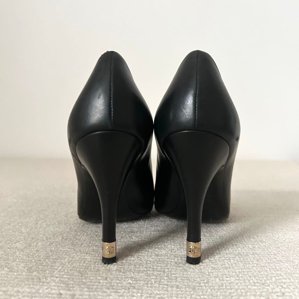 CHANEL シャネル パンプス オープントゥ ココマーク 黒 23 5cm CHANEL シャネル パンプス オープントゥ ココマーク 黒 23 5cm