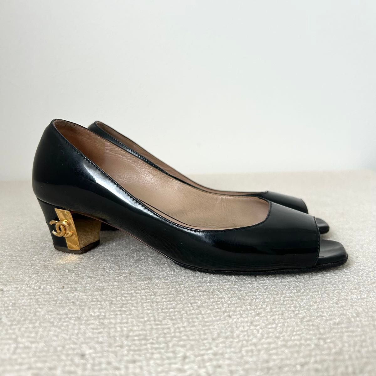 CHANEL シャネル パンプス オープントゥ ココマーク 黒 22cm 35C CHANEL シャネル パンプス オープントゥ ココマーク 黒 22cm 35C