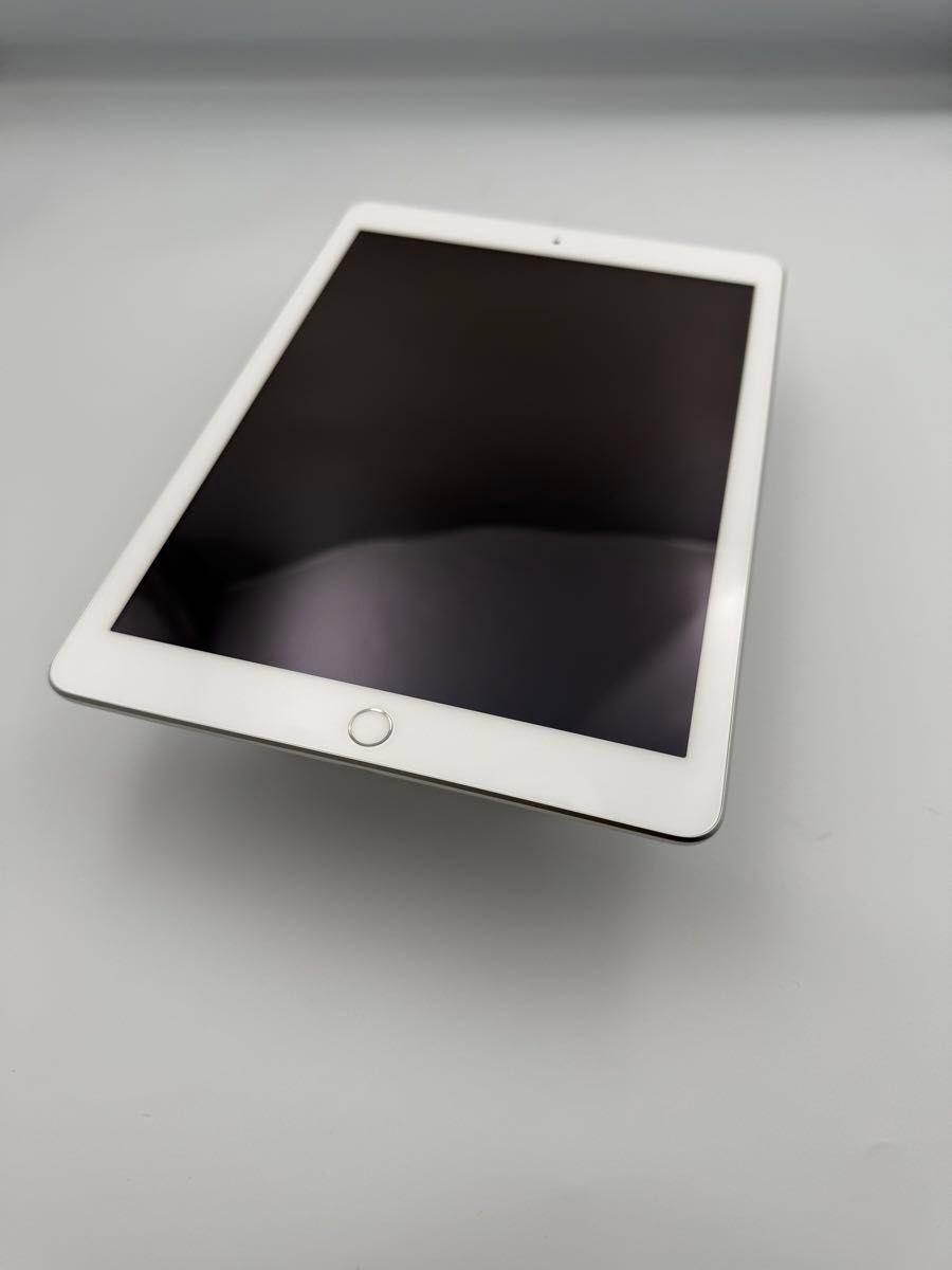 美品】Apple iPad 第5世代 128GB Silver バッテリー最大容量 95 美品】Apple iPad 第5世代 128GB Silver バッテリー最大容量 95