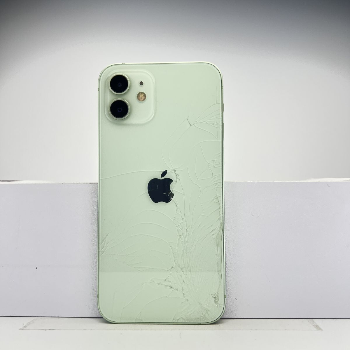 iPhone 12 64GB グリーン SIMフリー 訳あり品 ジャンク 中古本体 iPhone 12 64GB グリーン SIMフリー 訳あり品 ジャンク 中古本体