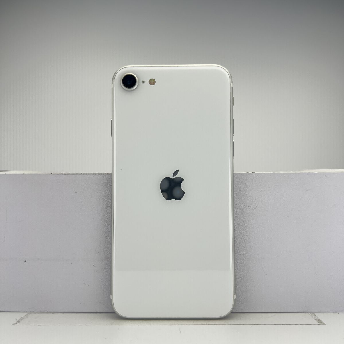 iPhoneSE2 64GB 第2世代 ホワイト SIMフリー 訳あり品 ジャンク iPhoneSE2 64GB 第2世代 ホワイト SIMフリー 訳あり品 ジャンク