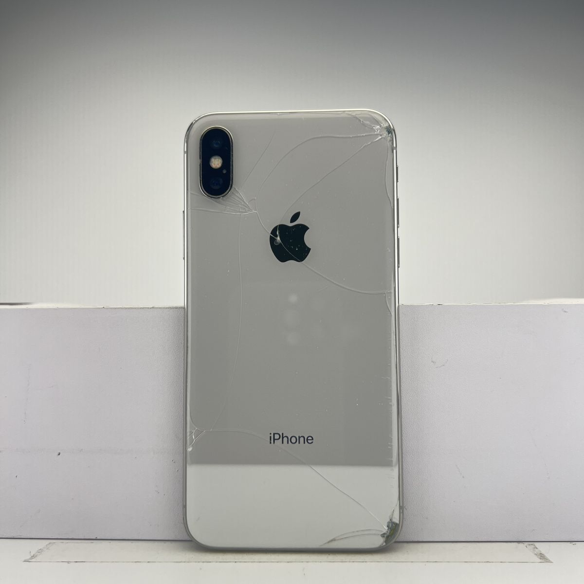 iPhone X 256GB シルバー SIMフリー 訳あり品 ジャンク 中古本体 iPhone X 256GB シルバー SIMフリー 訳あり品 ジャンク 中古本体