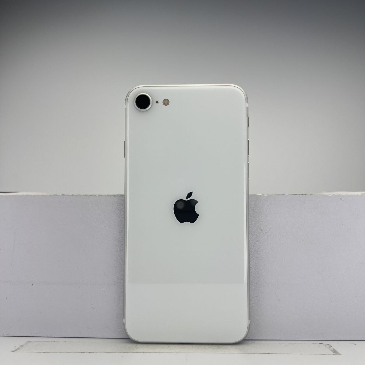 iPhoneSE2 128GB 第2世代 ホワイト SIMフリー 訳あり品 ジャンク iPhoneSE2 128GB 第2世代 ホワイト SIMフリー 訳あり品 ジャンク