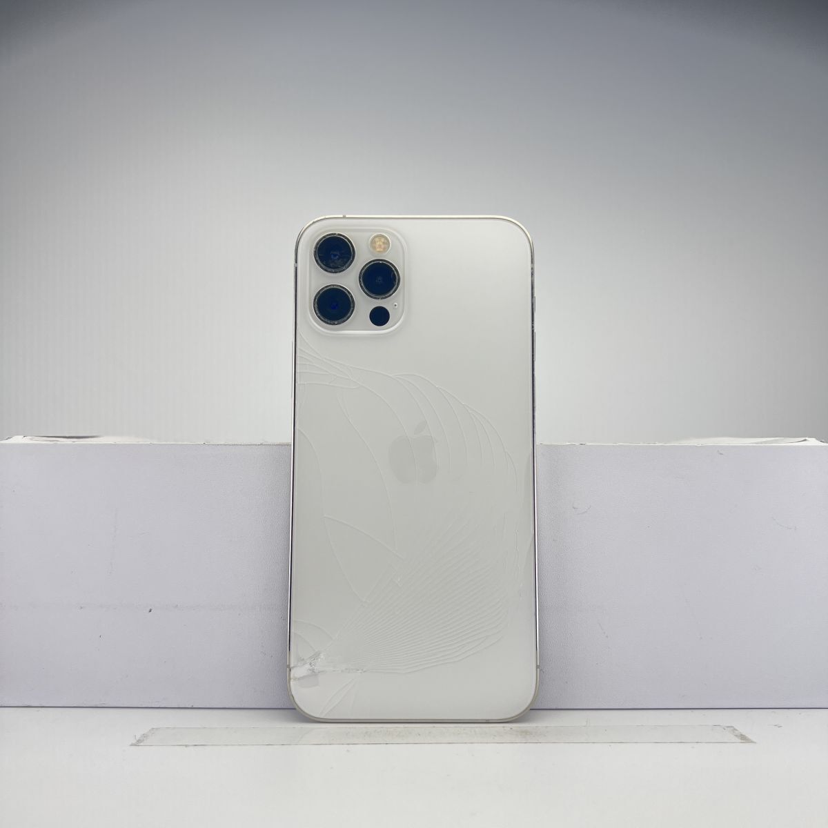 iPhone 12 Pro 256GB シルバー SIMフリー 訳あり品 ジャンク iPhone 12 Pro 256GB シルバー SIMフリー 訳あり品 ジャンク