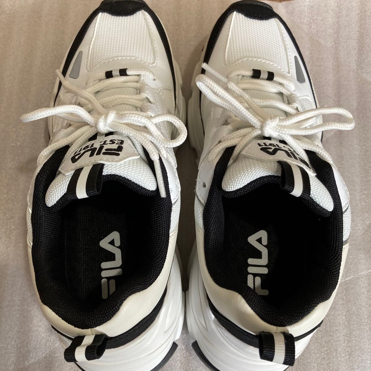 FILA 優里コラボ スニーカー 24cm|Yahoo!フリマ(旧PayPayフリマ) FILA 優里コラボ スニーカー 24cm|Yahoo!フリマ(旧PayPayフリマ)