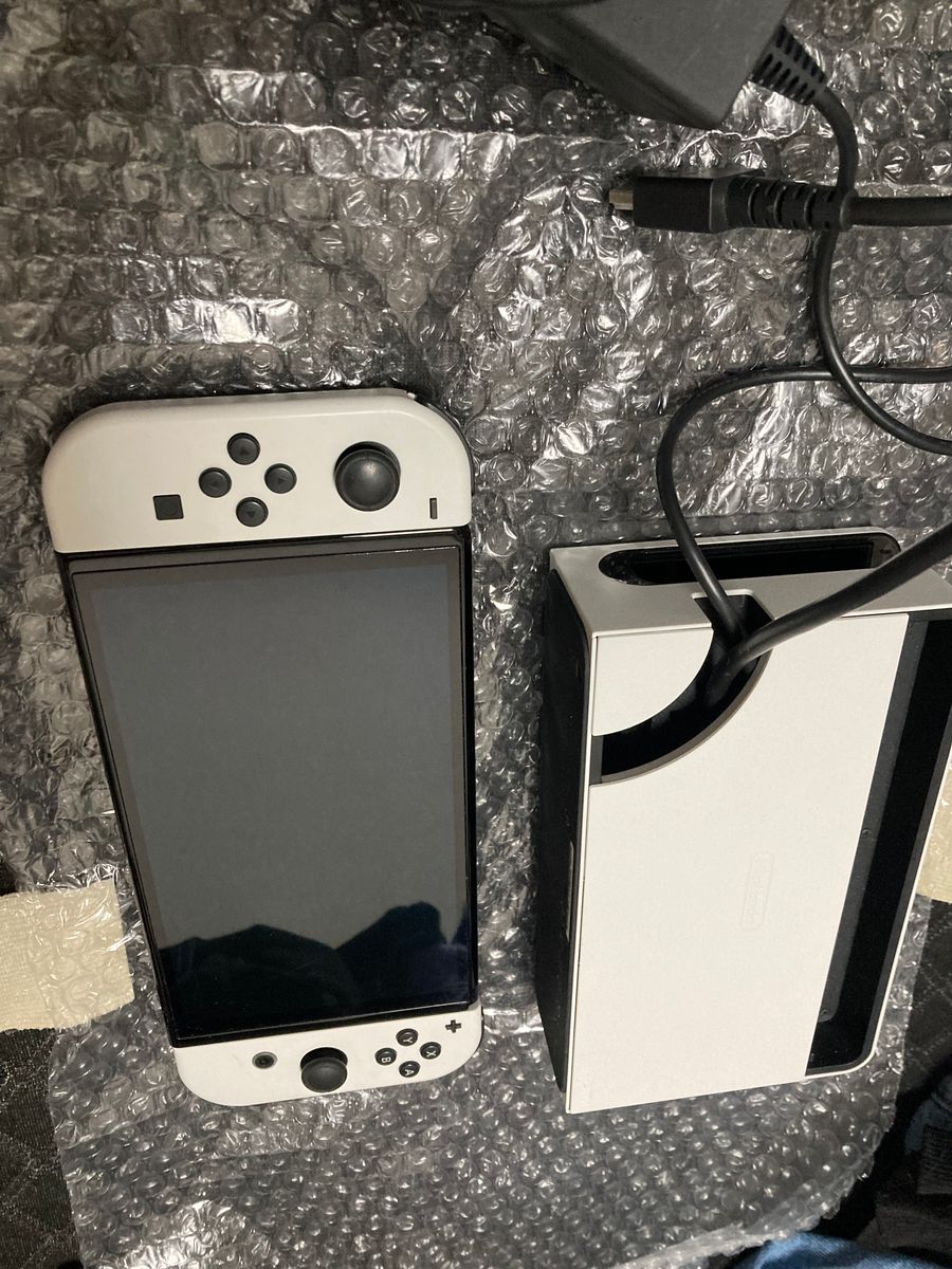 Nintendo Switch 有機ELモデルホワイト(多少の値下げ交渉可 Nintendo Switch 有機ELモデルホワイト(多少の値下げ交渉可