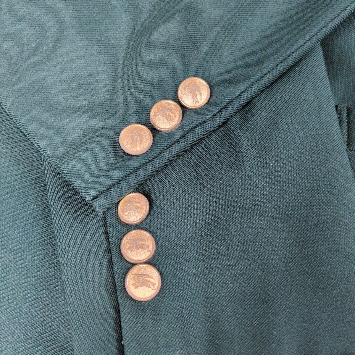 大きめサイズ BURBERRY 金ボタン ダブルテーラードジャケット 大きめサイズ BURBERRY 金ボタン ダブルテーラードジャケット