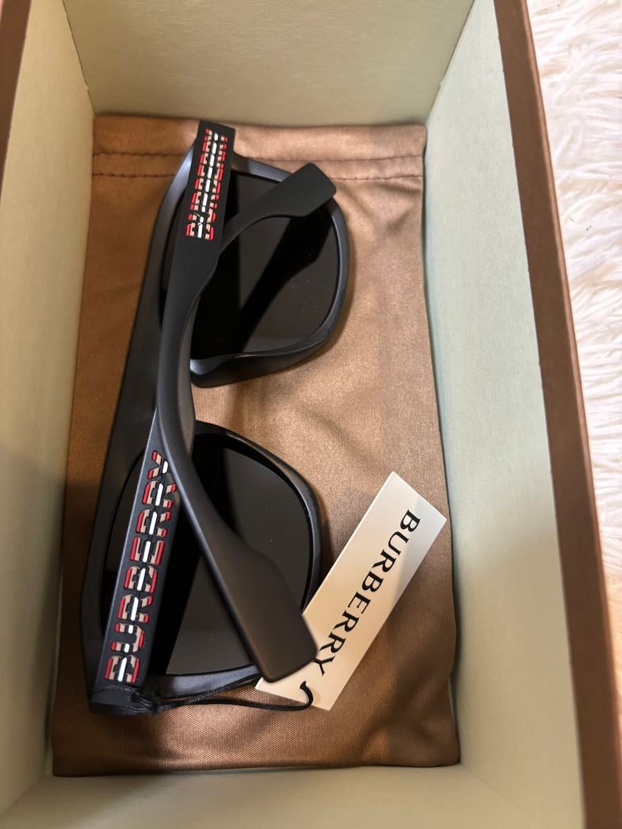 新品正規店購入】バーバリー/BURBERRY サングラス BE4396U 新品正規店購入】バーバリー/BURBERRY サングラス BE4396U