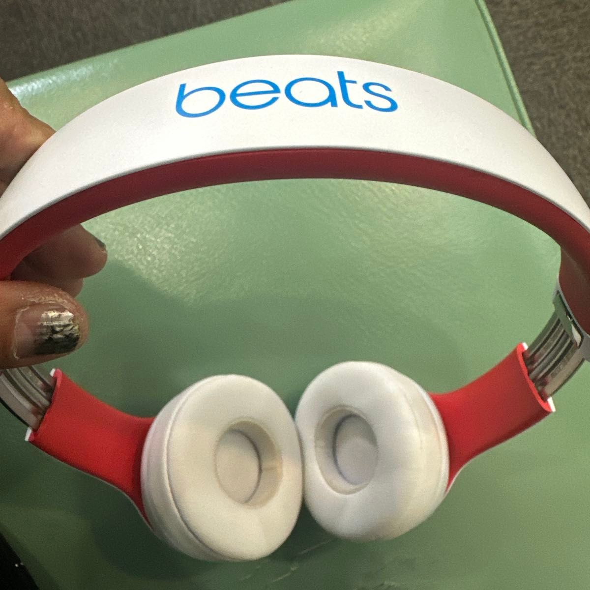 Beats Solo 2 ワイヤレスヘッドホン ホワイト/レッド ジャンク Beats Solo 2 ワイヤレスヘッドホン ホワイト/レッド ジャンク