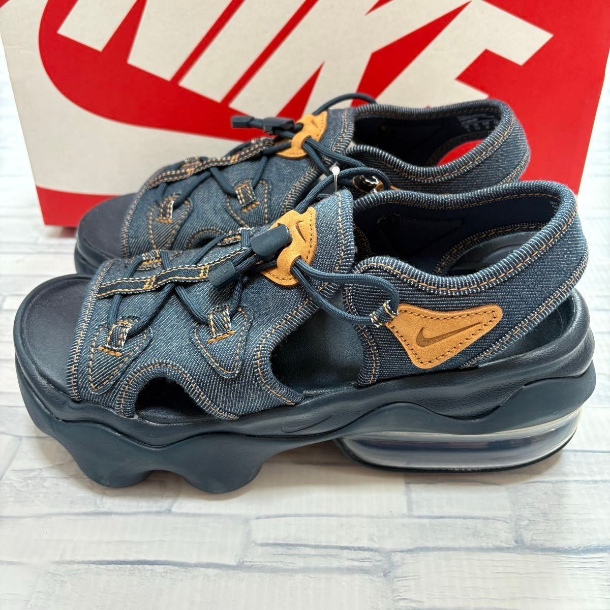 NIKE WMNS AIR MAX KOKO SE NIKE WMNS AIR MAX KOKO SE