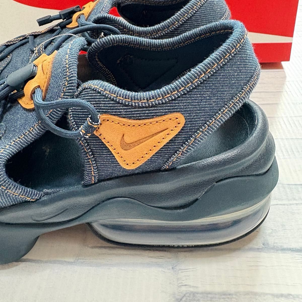 NIKE WMNS AIR MAX KOKO SE NIKE WMNS AIR MAX KOKO SE