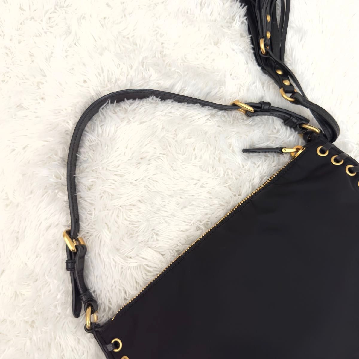 未使用級 PRADA プラダ ナイロン ワンショルダー 三角ロゴ 未使用級 PRADA プラダ ナイロン ワンショルダー 三角ロゴ