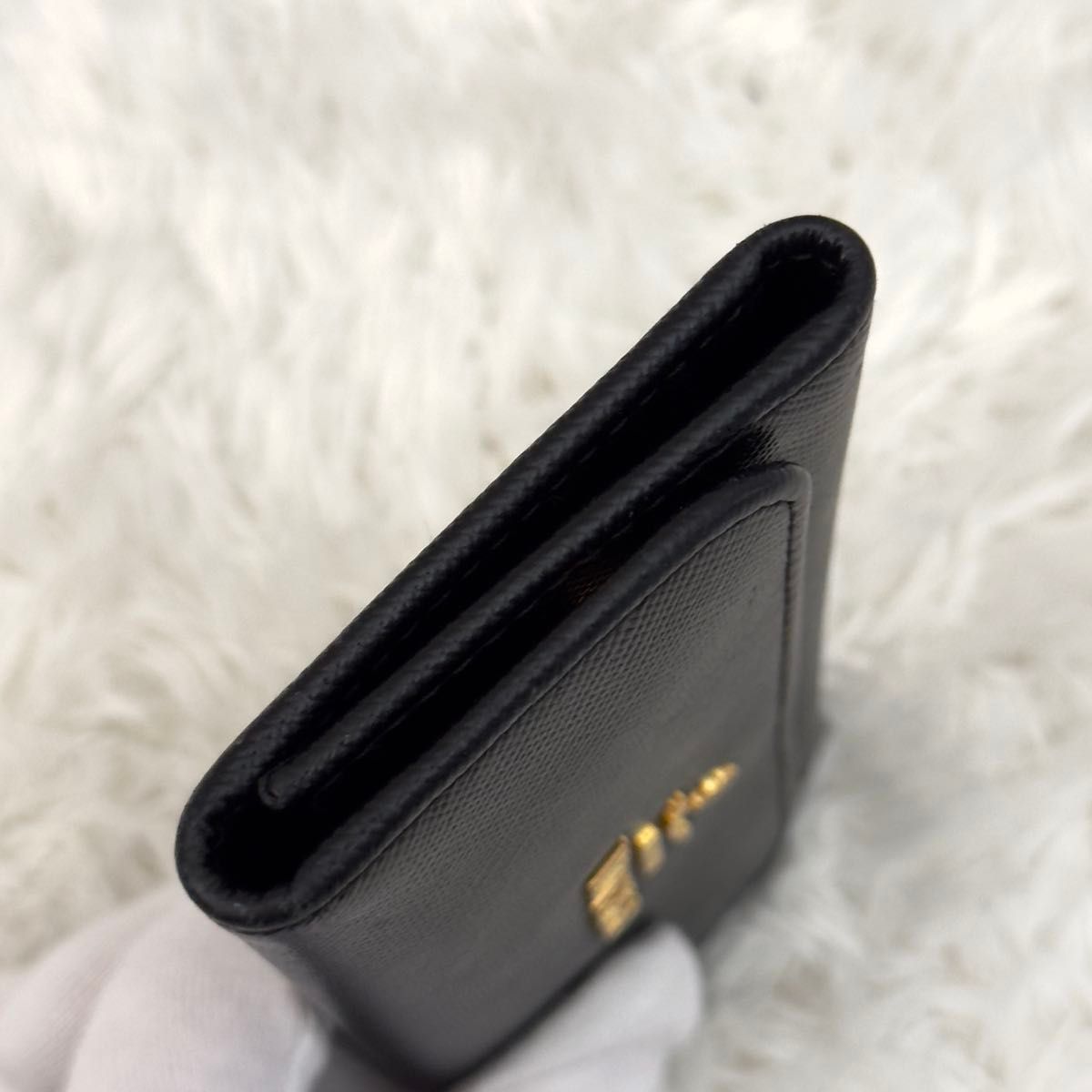 美品 PRADA プラダ サフィアーノ ゴールド金具 キーケース 6連 美品 PRADA プラダ サフィアーノ ゴールド金具 キーケース 6連