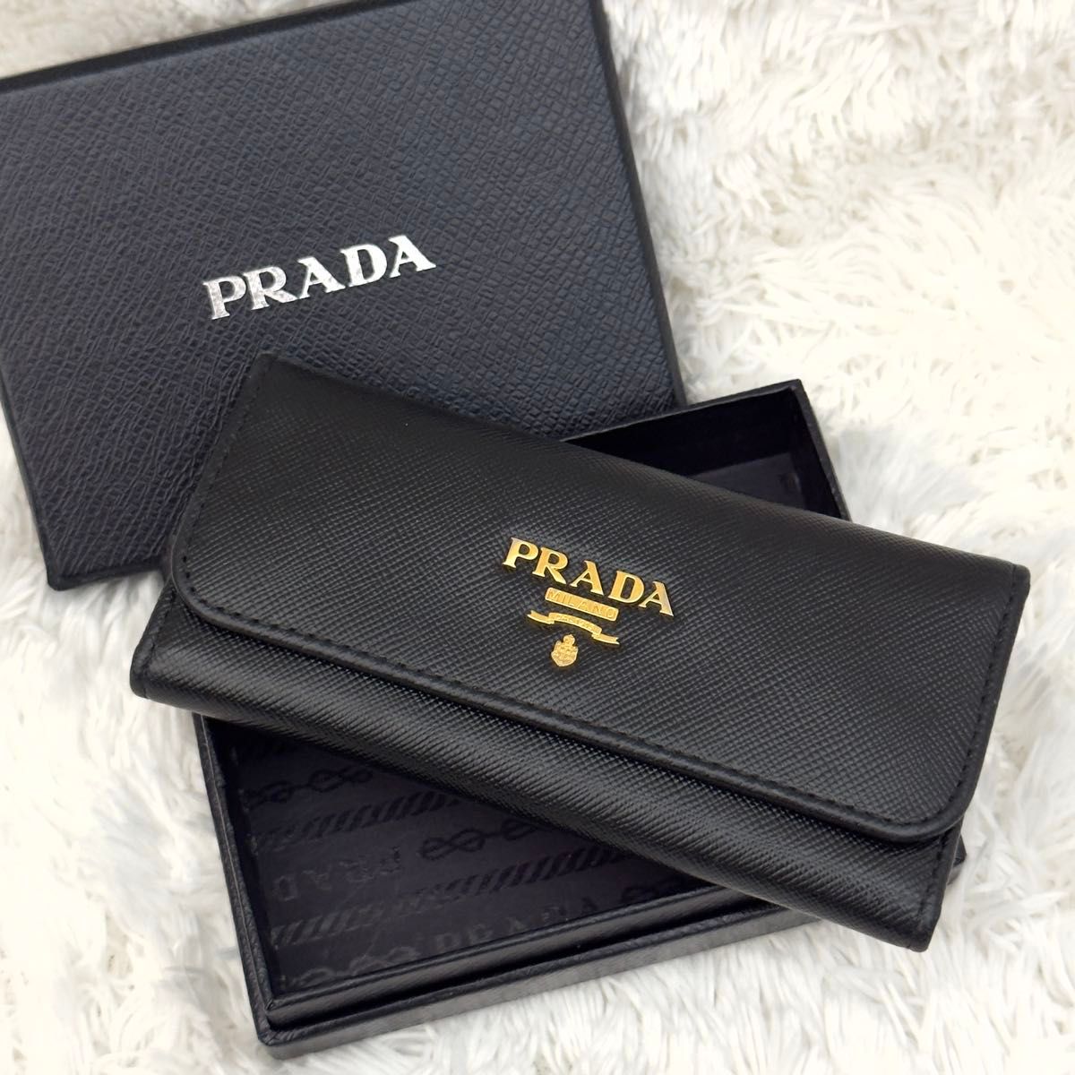 美品 PRADA プラダ サフィアーノ ゴールド金具 キーケース 6連 美品 PRADA プラダ サフィアーノ ゴールド金具 キーケース 6連