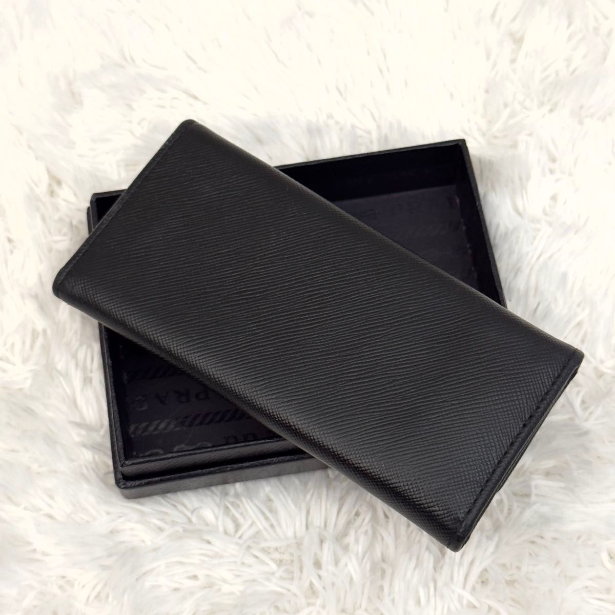 美品 PRADA プラダ サフィアーノ ゴールド金具 キーケース 6連 美品 PRADA プラダ サフィアーノ ゴールド金具 キーケース 6連