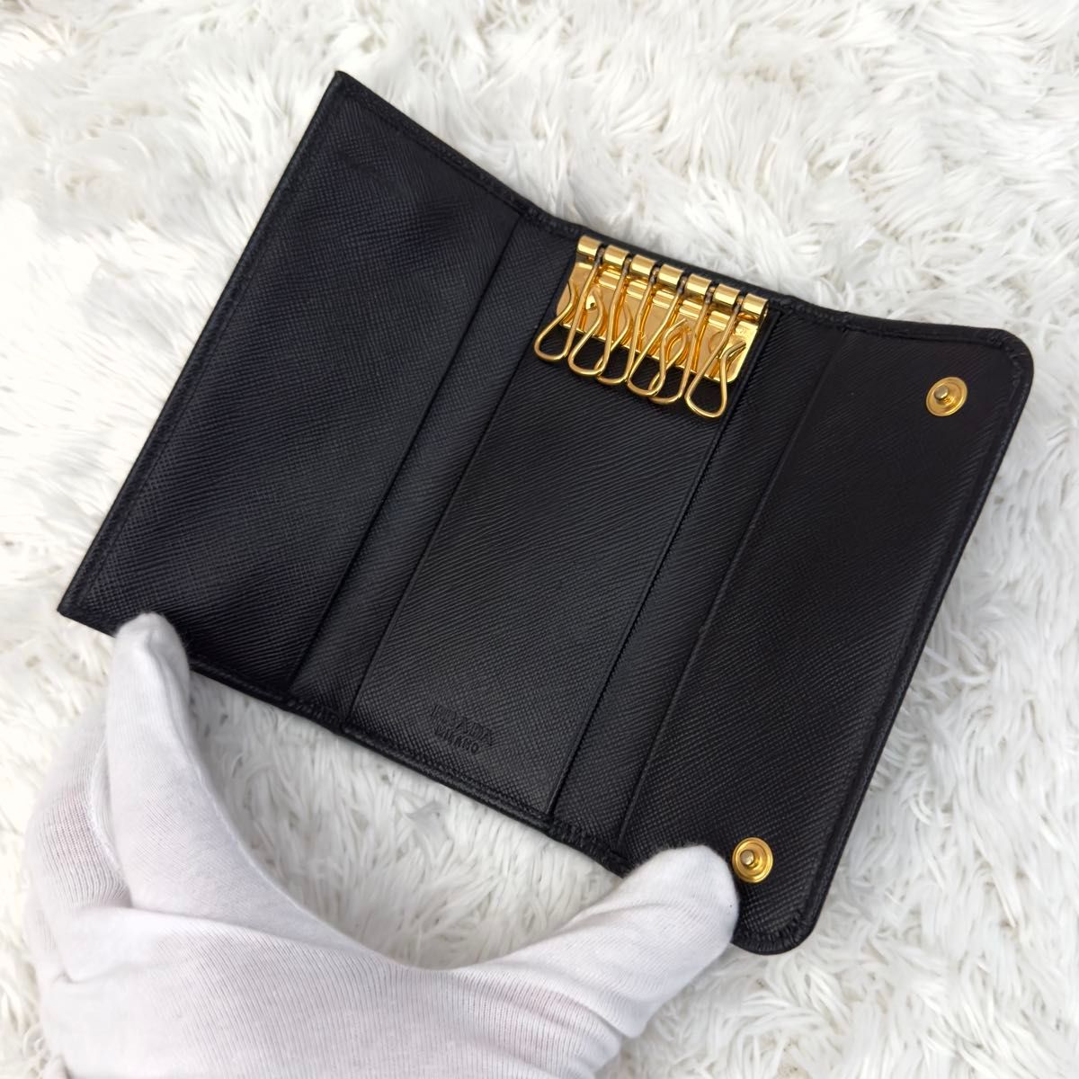 美品 PRADA プラダ サフィアーノ ゴールド金具 キーケース 6連 美品 PRADA プラダ サフィアーノ ゴールド金具 キーケース 6連